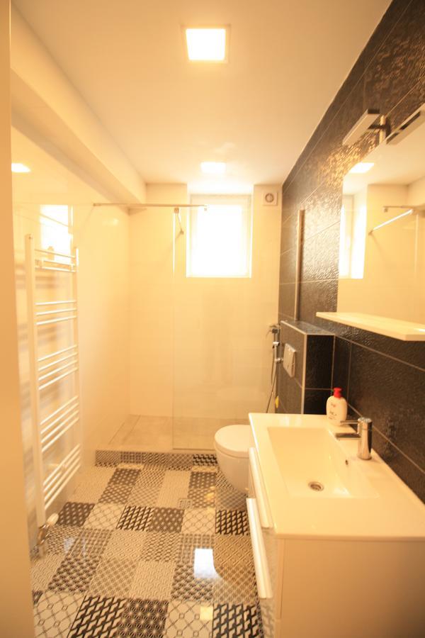 Apartment Marijin Dvor Deluxe Сараево Екстериор снимка