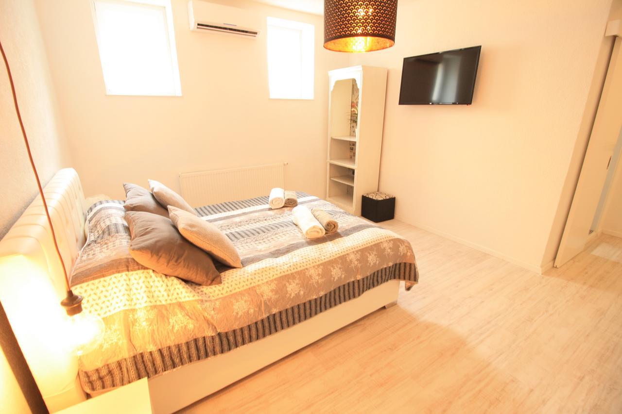 Apartment Marijin Dvor Deluxe Сараево Екстериор снимка