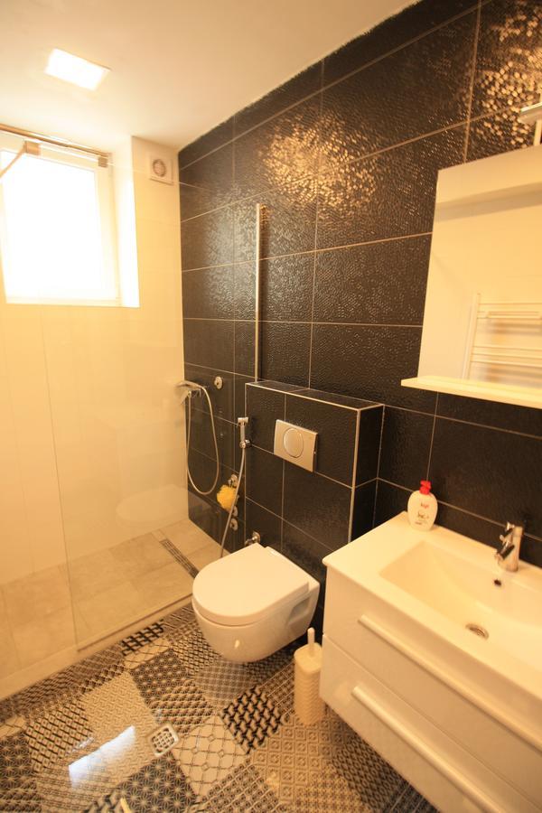 Apartment Marijin Dvor Deluxe Сараево Екстериор снимка